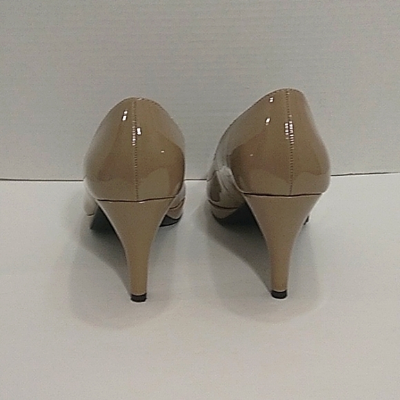 Bandolino "BDMYLAH" Heels 👡 - Picture 6 of 12